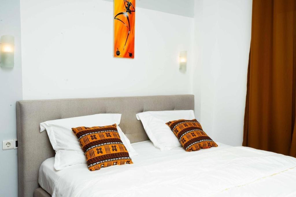 Studio Meuble Haut Standing Jouvence Yaounde Exterior photo