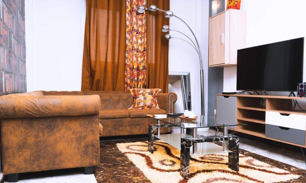 Studio Meuble Haut Standing Jouvence Yaounde Exterior photo