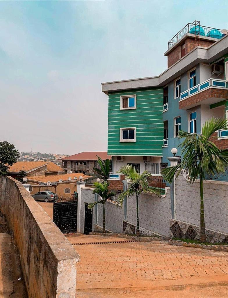 Studio Meuble Haut Standing Jouvence Yaounde Exterior photo