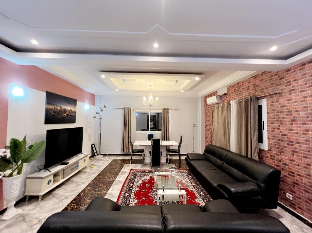 Studio Meuble Haut Standing Jouvence Yaounde Exterior photo