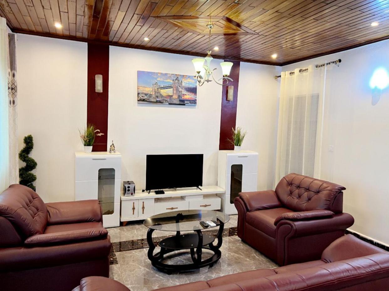 Studio Meuble Haut Standing Jouvence Yaounde Exterior photo